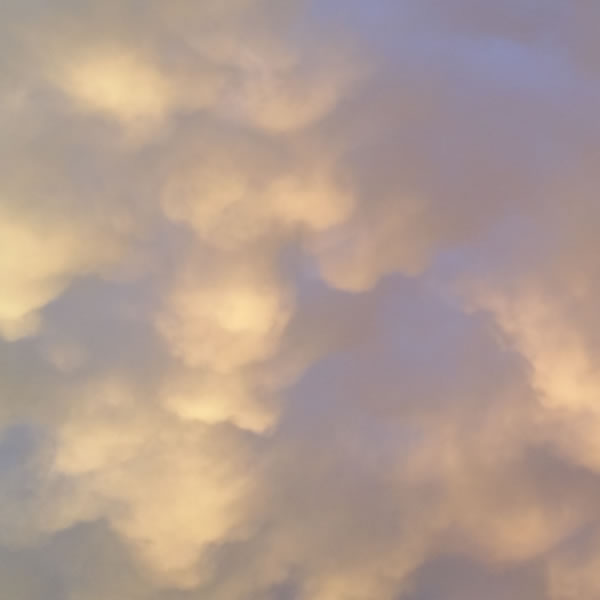 Wolken - Beatrice von Singen - Symbole Märchen, Rituale Rauhnacht, Analyse Ahnenforschung Wolken - Beatrice von Singen - Lebensberatung zur Selbstentfaltung